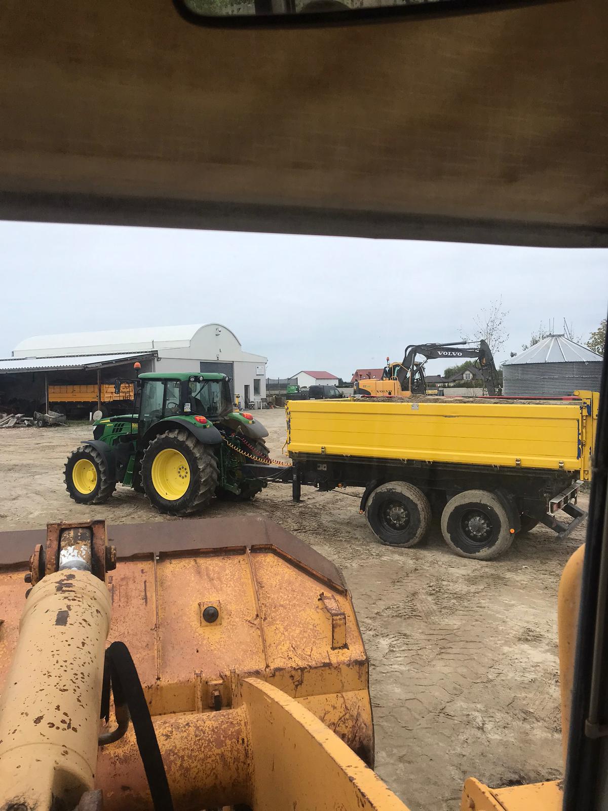 Sprzęt transportowy na placu Terenmax