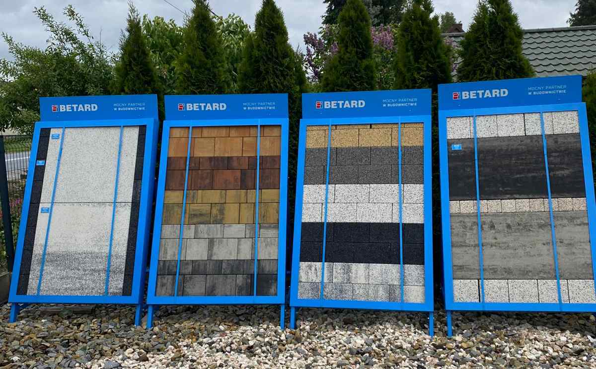 Ekspozycja kostki brukowej Betard